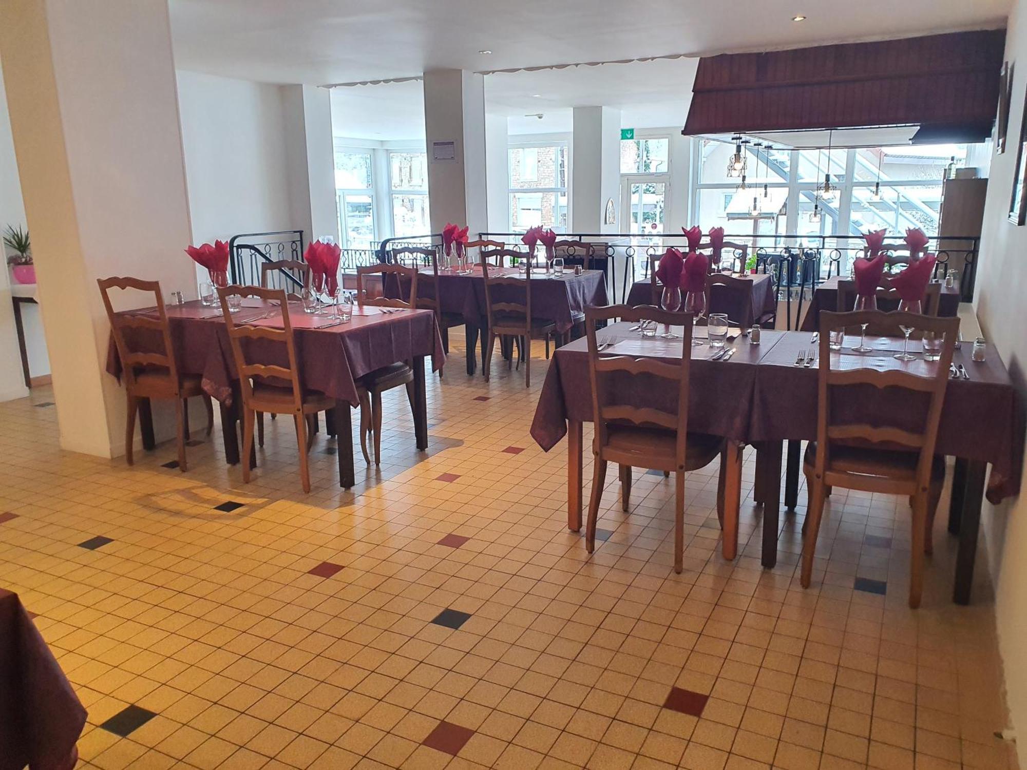 Hotel De La Promenade Bains-les-Bains Extérieur photo
